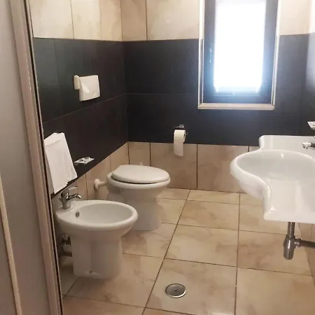 מלון Park Village 4*