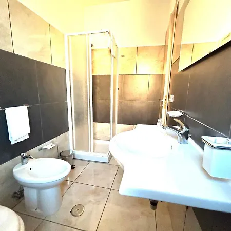 מלון Park Village 4*