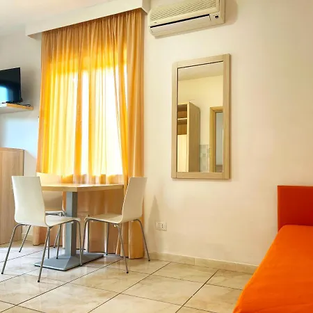 מלון Park Village 4*