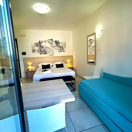 Park Village 4*