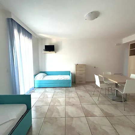 Park Village מלון 4*