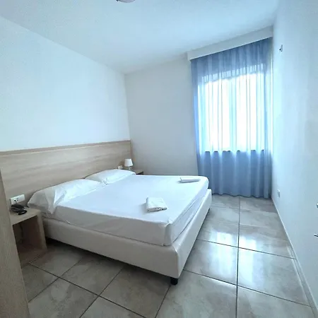 Park Village מלון 4*