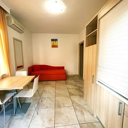 Park Village מלון 4*