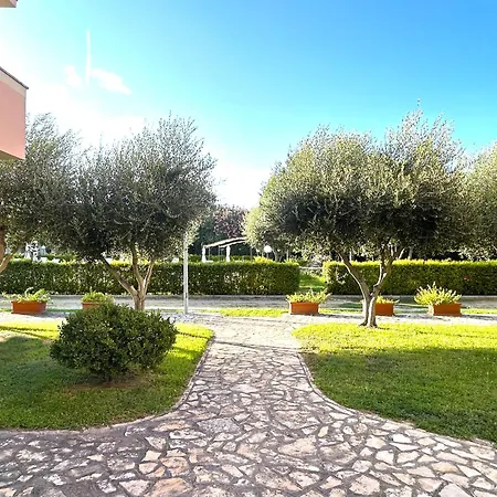 Park Village 4*