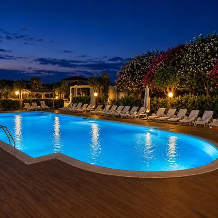 Park Village מלון 4*